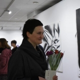 Menininkė Beata Zdramytė. Fone: Salomėja Jastrumskytė. Euklidai. 2014 m. Ingridos Mockutės-Pocienės nuotr.