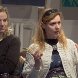 Grafikė Žaneta Jasaitytė ir KKKC vadybininkė Inga Norkūnienė. Astos Grušelionienės nuotr.