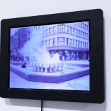 Dainius Liškevičius. Vienos minutės Jurgio Mačiūno portretas sakantis CIAO! 2010–2013 m., dūmų skulptūrų-performansų videodokumentacija.. Nerijaus Jankausko nuotr.