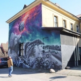 MENAS. Dvi dideles Vilniaus dailės akademijos pastato Klaipėdos senamiestyje (Aukštoji g. 18) sienas 2014 m. autoriai Edvardas Šeputis, Nerijus Jonkus, Austė Kučinskaitė, Tadas Vincaitis padengė didžiulėmis figūrinėmis kompozicijomis su fantazijos elementais. „Vakarų ekspreso“ archyvo nuotr.