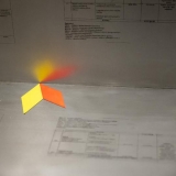 Neringa Poškutė-Jukumienė. (Ne)užšąlantis kultūros uostas. Instaliacija. Geležis, varis, emalis, magnetinė plokštė, 2020. Ingridos Mockutės-Pocienės nuotr.