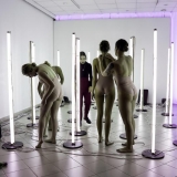 Saulė Miežytė, šviesų instaliacija / performansas „Melanin Print“. Nerijaus Jankausko nuotr.