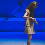 Scena iš šokio teatro „Judesio erdvė“ spektaklio „Mergaitė su degtukais“. Eglės Sabaliauskaitės nuotr.