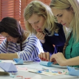 Origamio kūrybinės dirbtuvės KKKC Meno kieme. Rūtos Petniūnaitės nuotr.