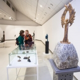 5-osios respublikinės parodos „Mažoji plastika“ ekspozicijos fragmentas. Nerijaus Jankausko nuotr.