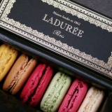 3-2009_10_30_macarons_laduree