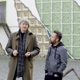 KKKC direktorius Ignas Kazakevičius ir menininkas Add Fuel prie neofreskos „Disruption 07: kokliai“.Rūtos Petniūnaitės nuotr.